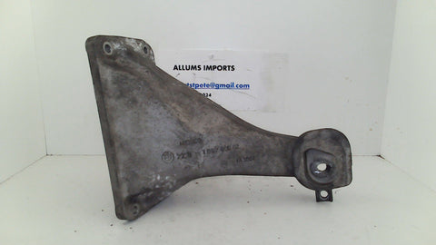 BMW X5 E53 00-06 w/3.0 Right Engine Mount Bracket 22111097000 (USED)