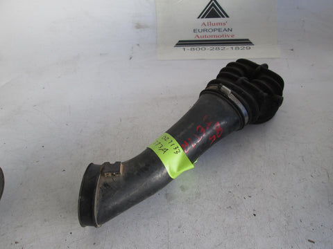 Volkswagen MK2 Jetta Golf air intake hose boot 027133373A