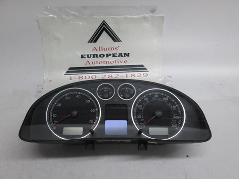 Volkswagen Passat 04-05 Instrument Cluster Speedometer 3B0920929B (USED)