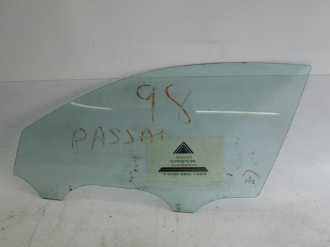 Volkswagen Passat 98-05 Left front door glass window