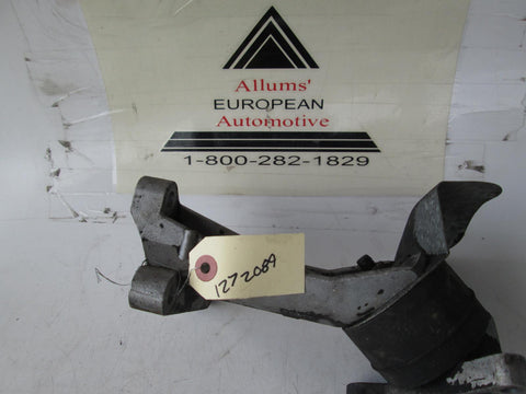 Volvo engine bracket mount 1272089