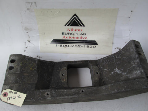 Volvo engine bracket mount 1397712