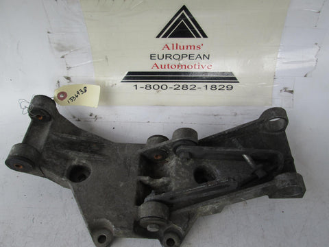 Volvo engine bracket mount 1336938