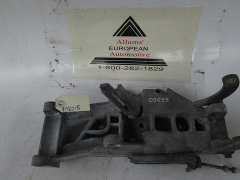 Volvo engine bracket mount 9146215