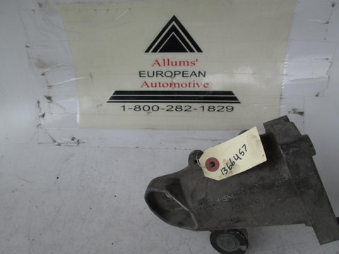 Volvo engine bracket mount 1366459