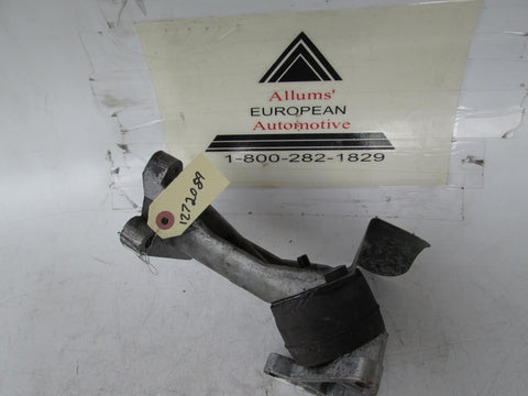 Volvo engine bracket mount 1272089