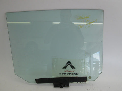 Rolls Royce Silver Shadow 95-80 Right Rear Window Door Glass (USED)