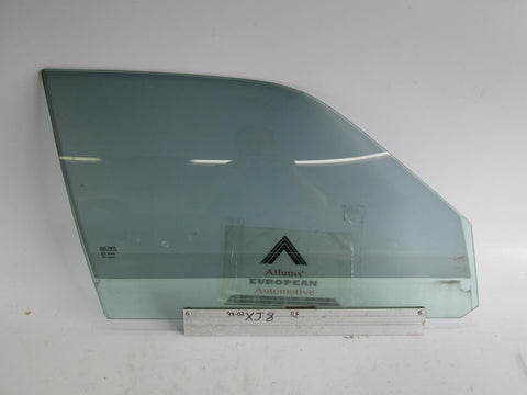 Jaguar XJ8 98-02 right front door glass