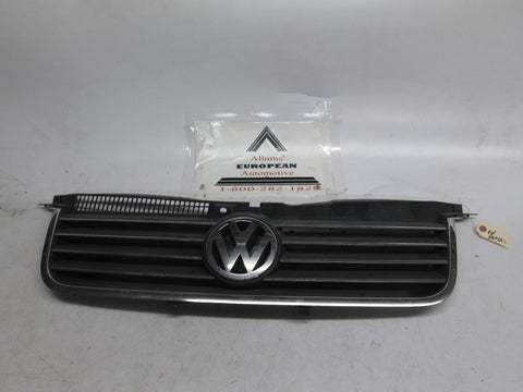 Volkswagen Passat 01-05 grille