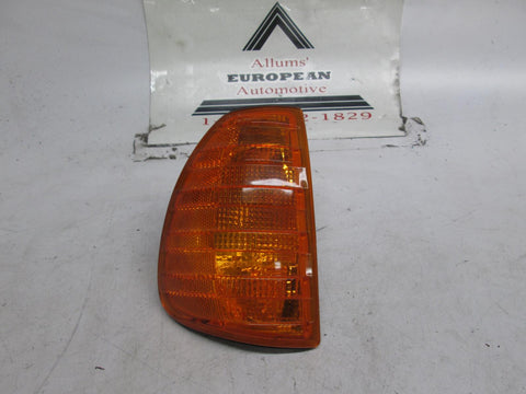 Mercedes W123 Right Front Turn Signal 0008208921 (USED)