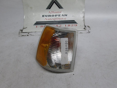 Volvo 850 right front turn signal 6808835