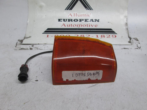 Volkswagen Fox right front turn signal 3079530601
