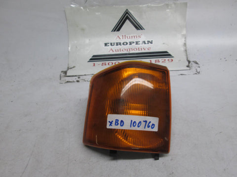 Land Rover Discovery 1 right front turn signal 94-99 XBD100760