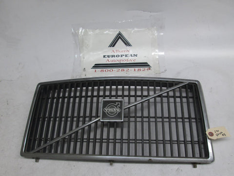 Volvo 240 front grille 78-85