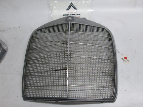 Mercedes W110 front grille