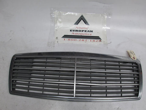 Mercedes W202 C220 C240 C280 Front Grille 94-00 2028800023 (USED)