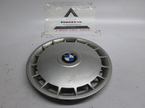 BMW E30 318i wheel hubcap 36131179170