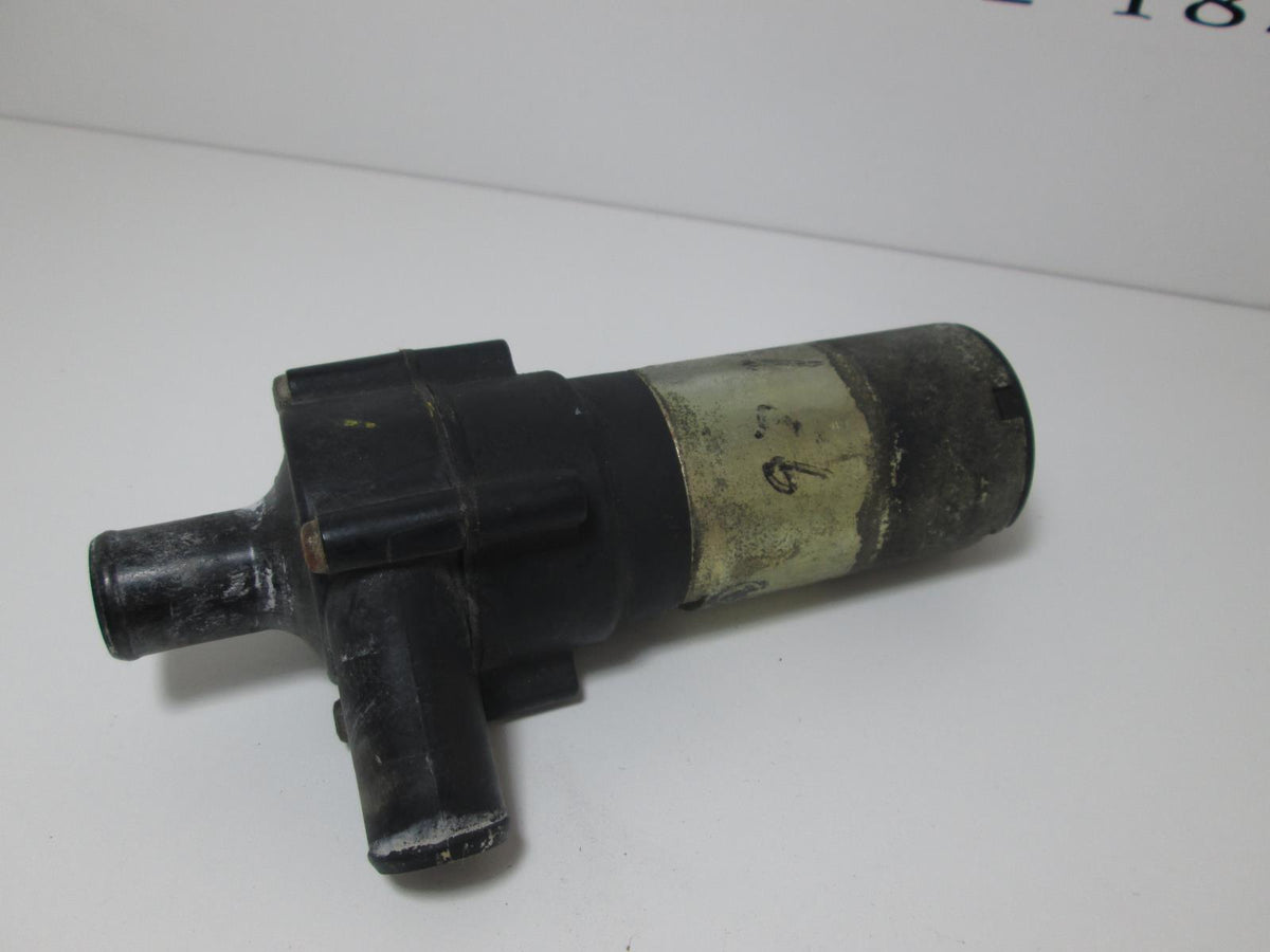 Mercedes auxilliary water pump 0018351164 OEM original Mercedes part ...