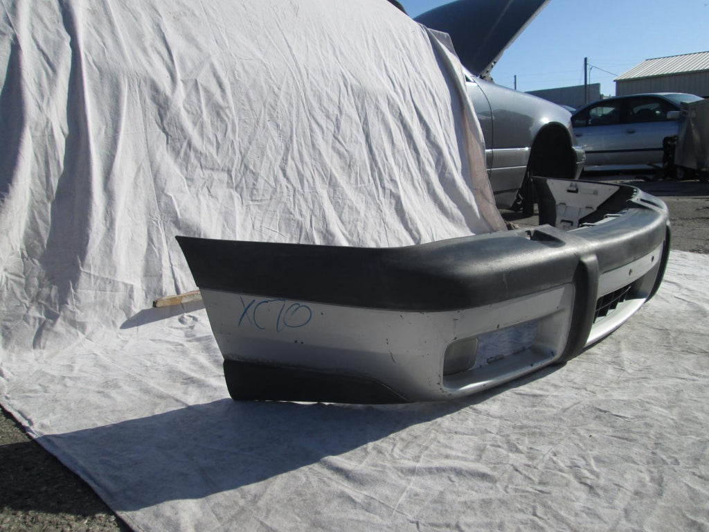 Volvo xc70 online front bumper