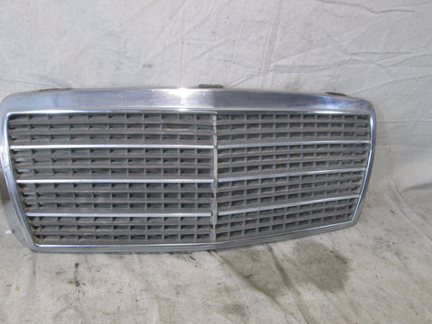 Mercedes W124 E320 E300 93-95 Front Grille 1248800983 (USED)