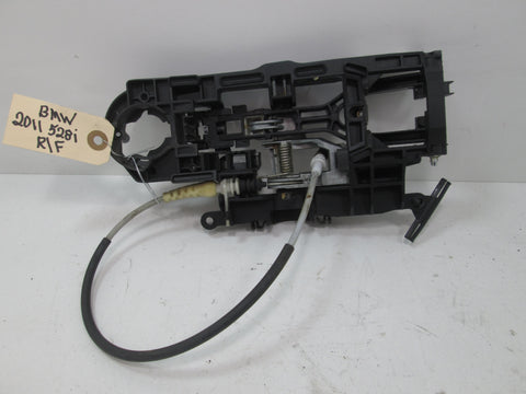 BMW F10 5 series 11-19 528i 535i 550i right front outer door handle mount