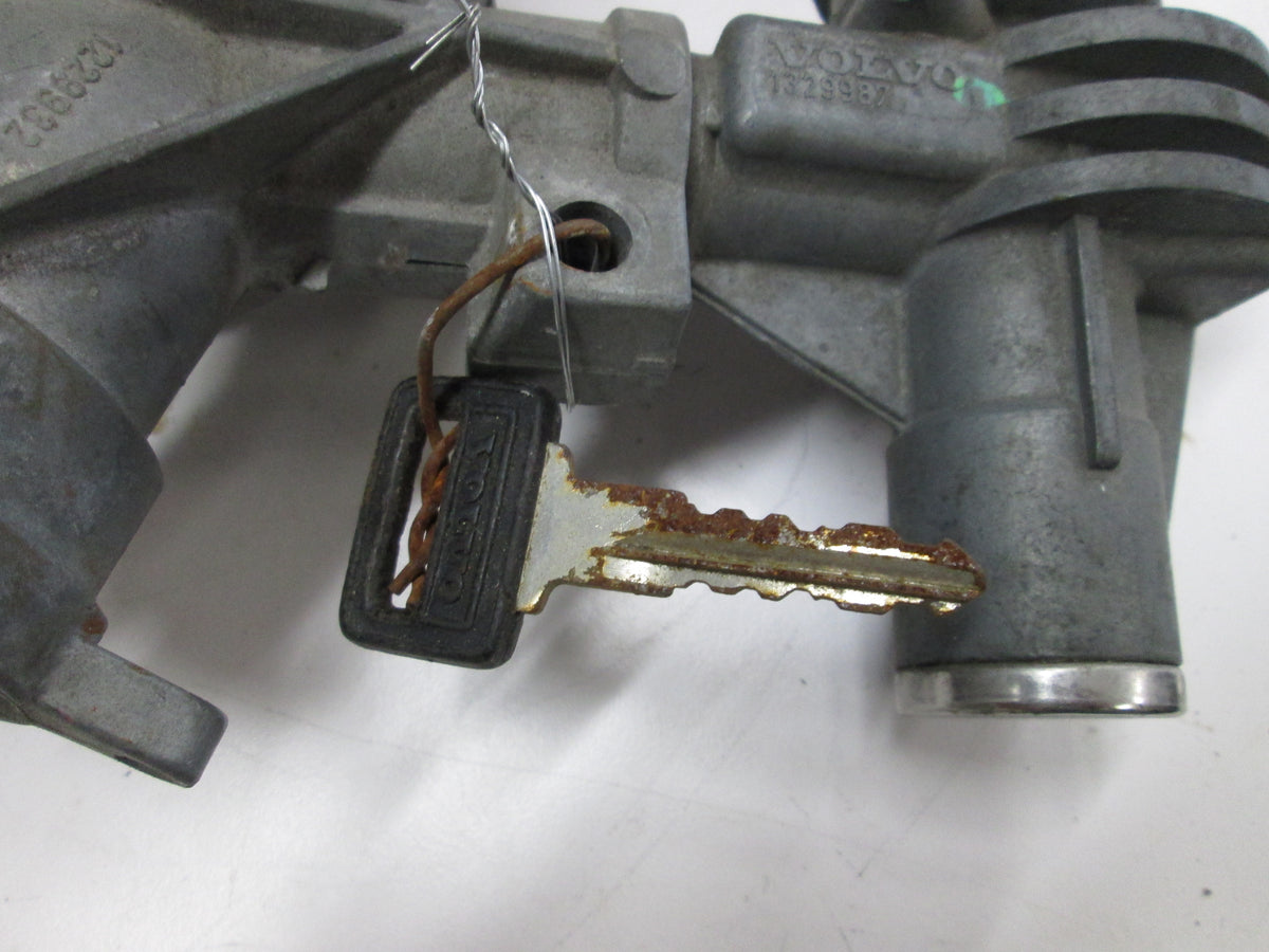 Volvo 740 ignition lock cylinder set with key 1329987 – Allums Imports