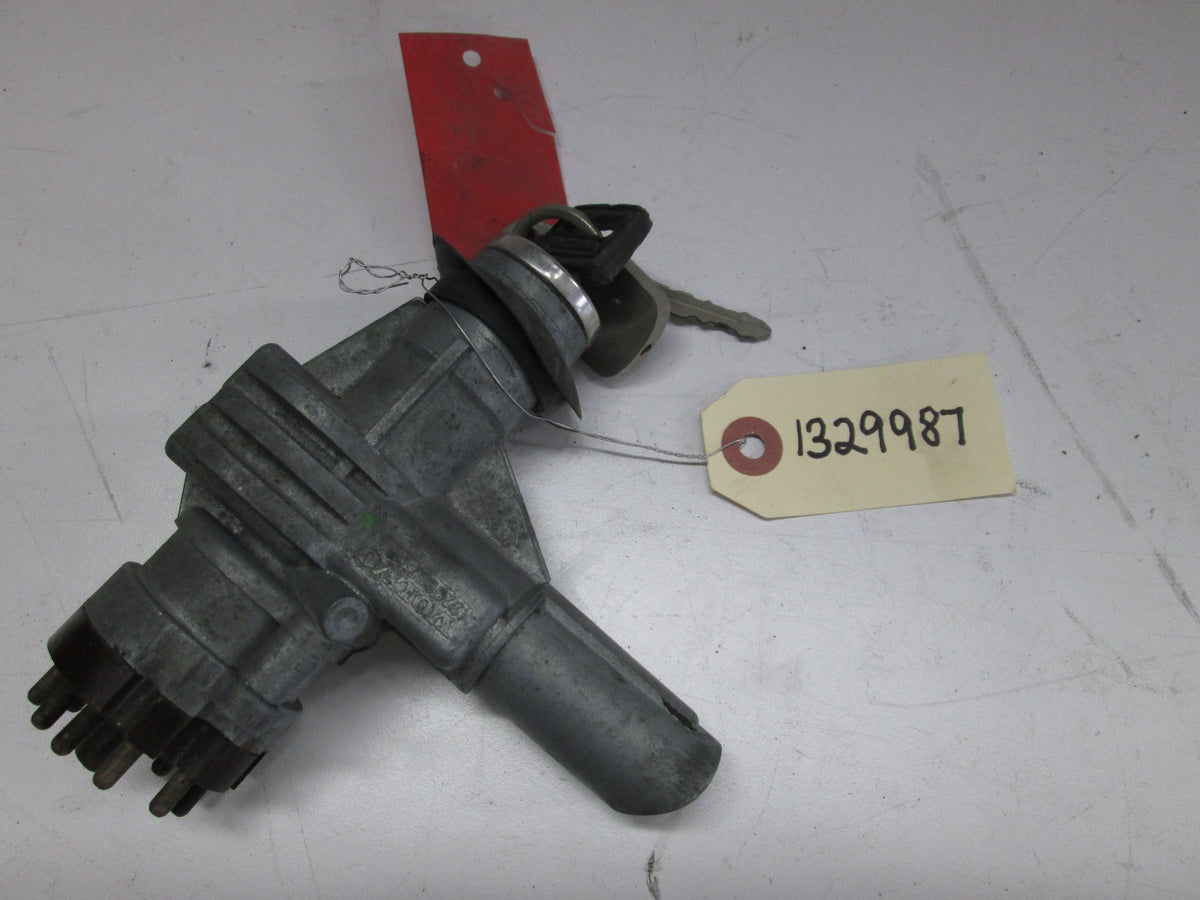 Volvo 740 ignition lock cylinder with key 1329987 – Allums Imports