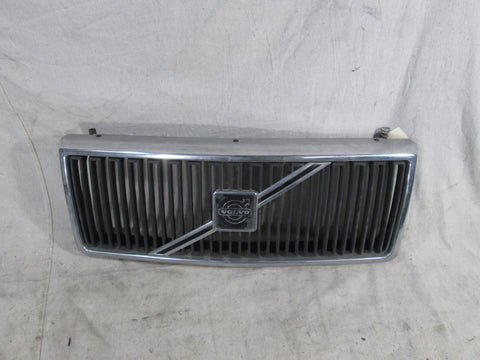 Volvo 240 86-93 Front Grille Chrome 1312656 (USED)