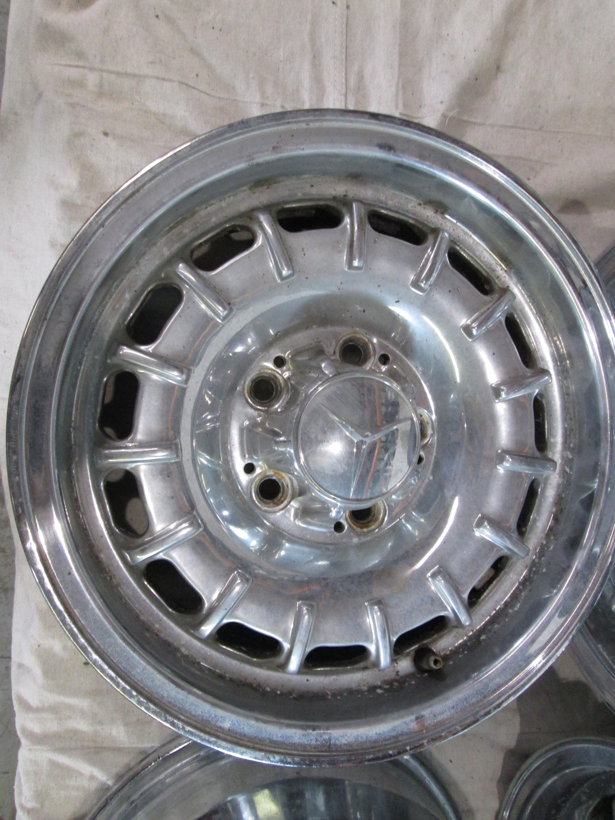 Mercedes R107 Rims Mercedes R107 W123 W126 380 450 350 chrome wheels 14x6 ET30 – Allums ...