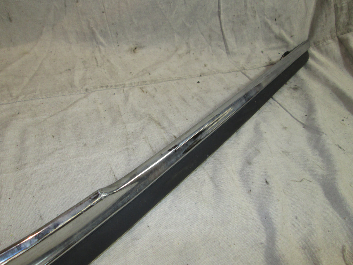 Mercedes W116 450SEL 300SE 300SD right rear bumper end upper trim ...