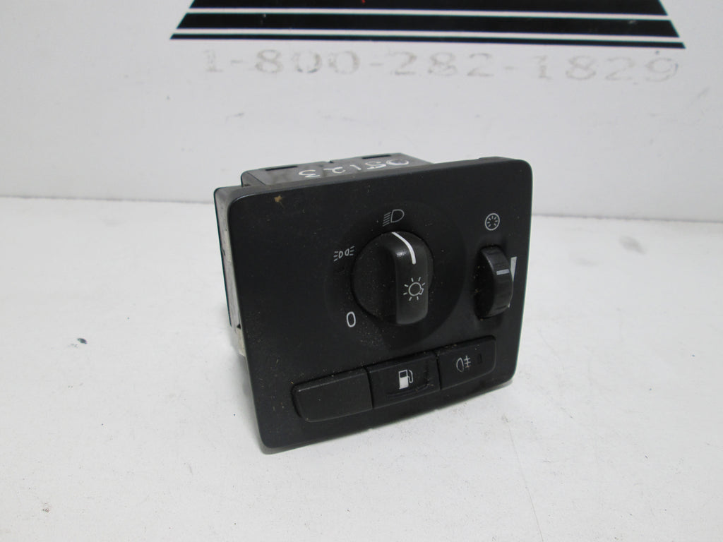 Volvo headlight switch 30669733 – Allums Imports