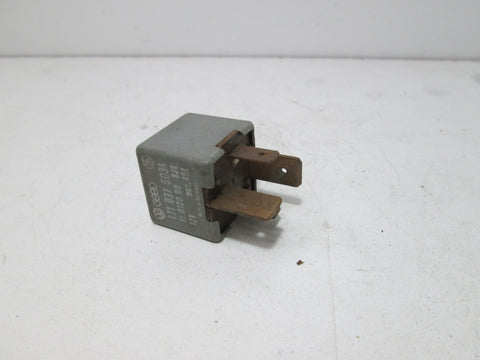 Volkswagen Audi relay 171937503A (USED)