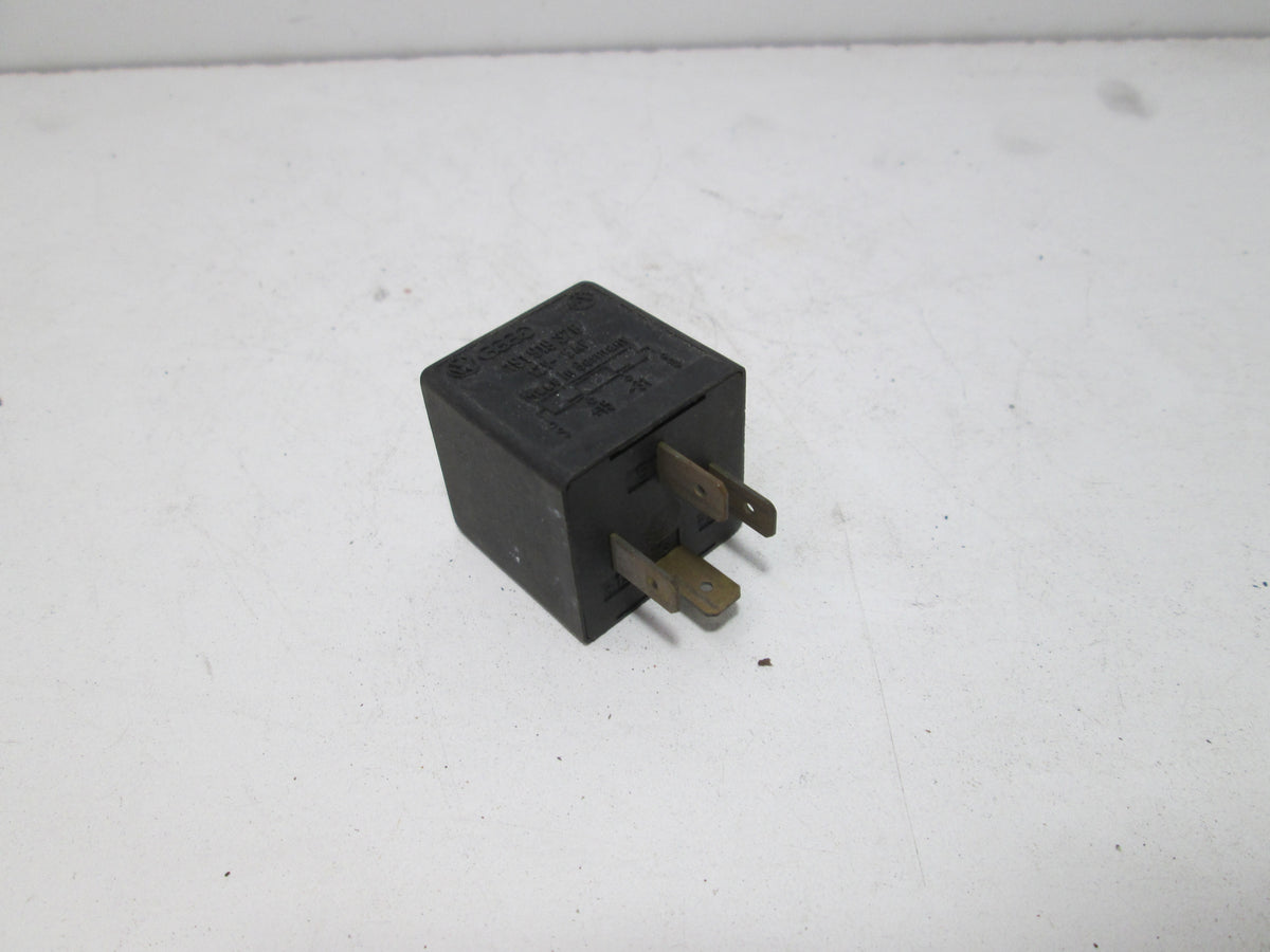 Volkswagen Audi relay 191919376 (USED) – Allums Imports