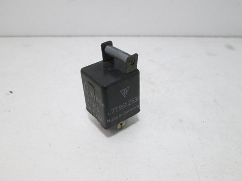 Volkswagen Audi relay 477951253A (USED)