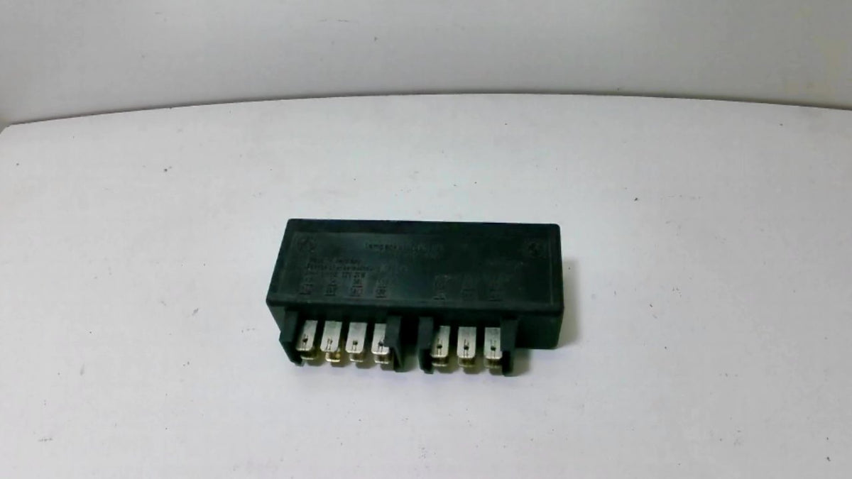 BMW E24 lamp check control relay 1375909 – Allums Imports