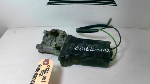 Mercedes W116 W108 W114 right front window motor 0132001102