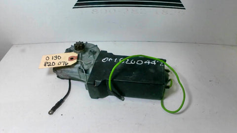 Mercedes W123 W126 W116 Right Front Window Motor 0130820076 (USED)