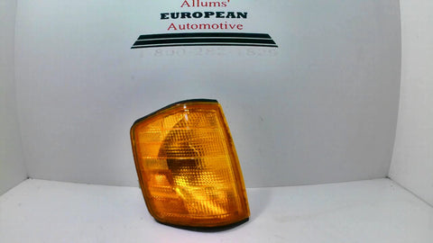 Mercedes W201 190E right front turn signal 2018260343