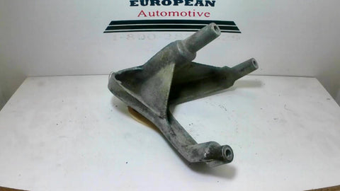 Volvo engine mount bracket 3514234