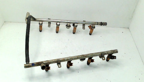 Jaguar XJ8 04-05 fuel rail with injectors 2W93-AA