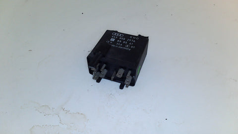 Audi Volkswagen Relay 443959257A (USED)