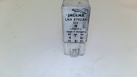 Jaguar XJ6 Fan Relay LNA6702AA (USED)