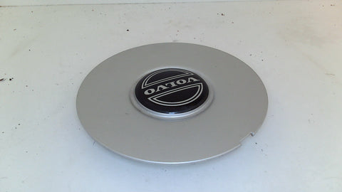 Volvo Plastic Center Cap 6819708 (USED)