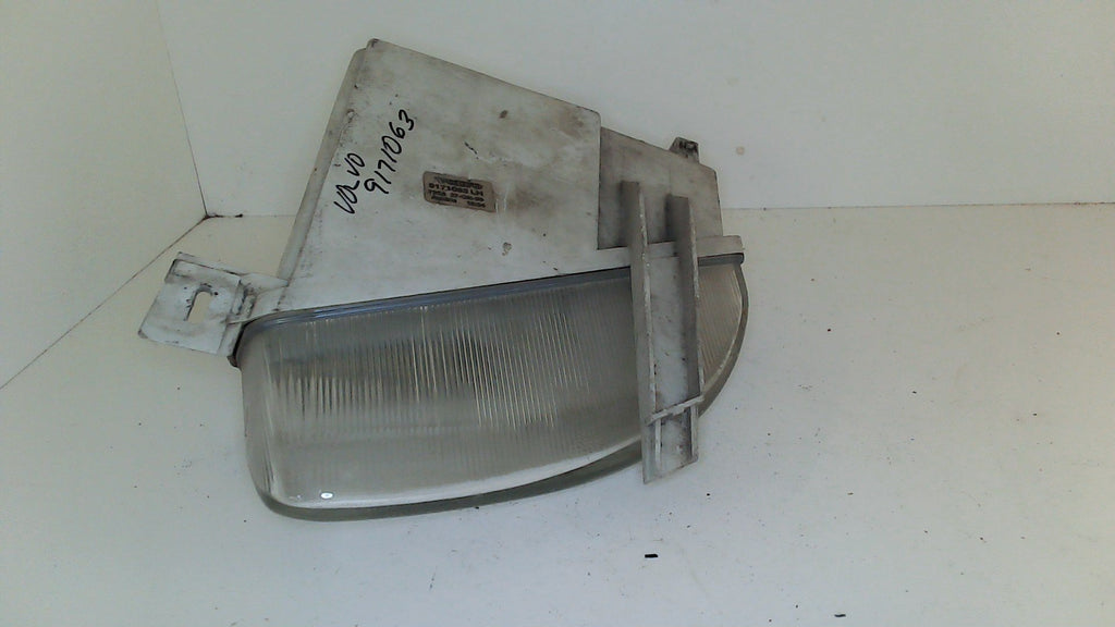 Volvo 960 S90 V90 95-98 Left Front Fog Light 9171063 (USED